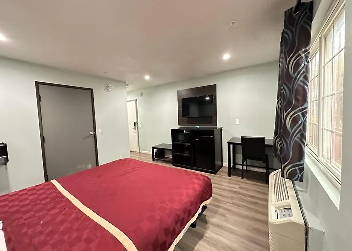 Express Inn & Suites Ontario Airport