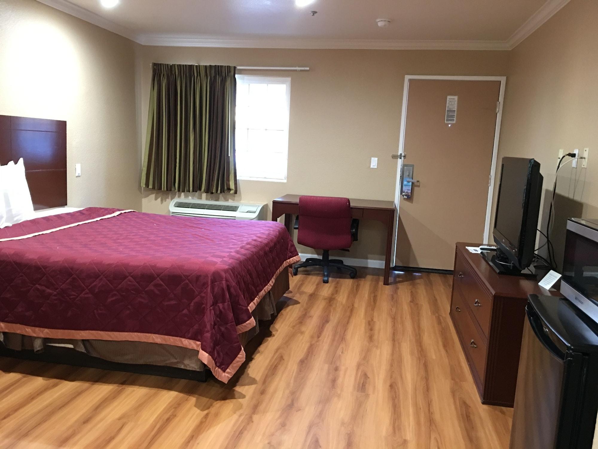 Express & Airport Motel 2*