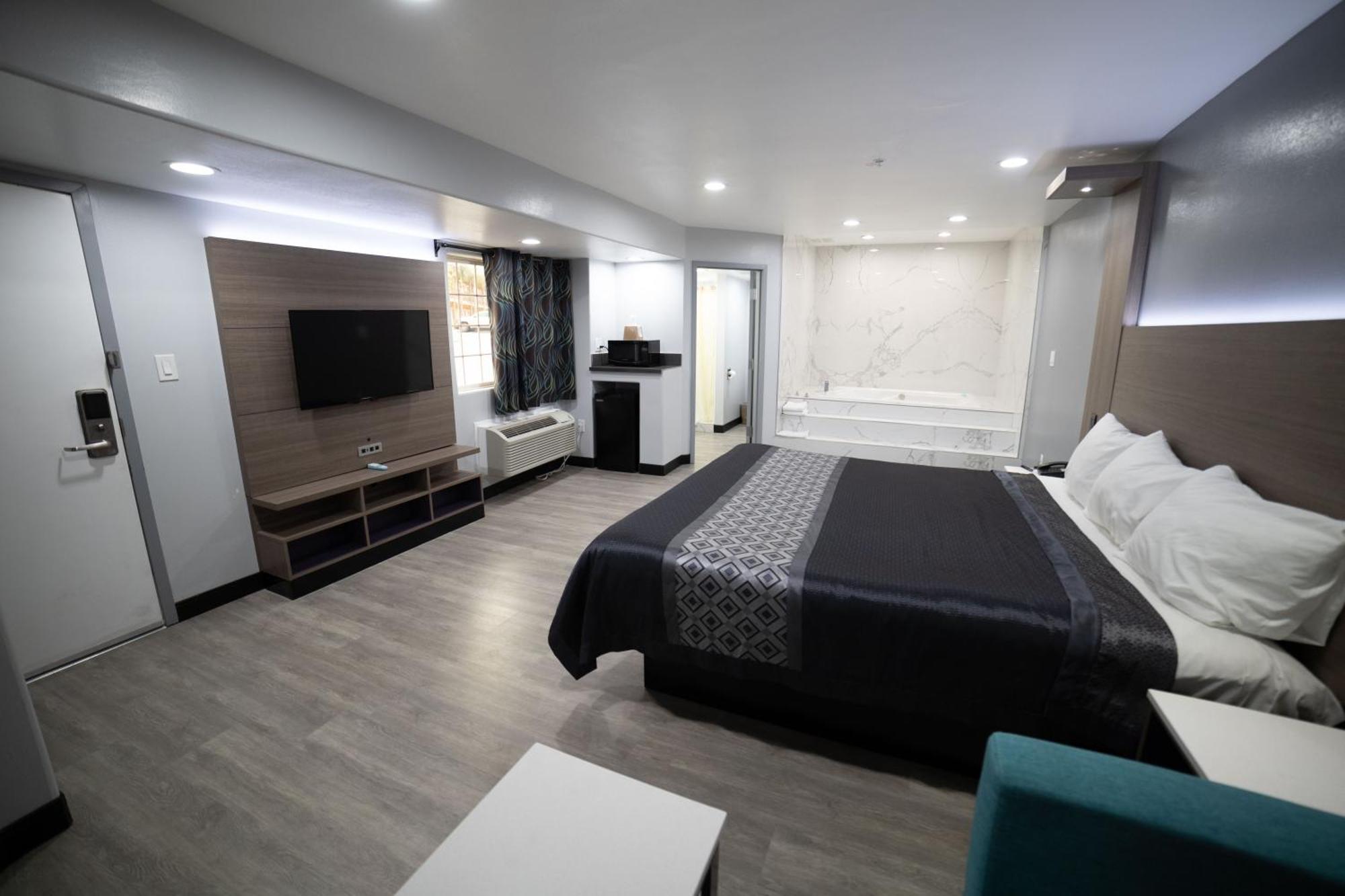 Motel Express & Airport Ontario