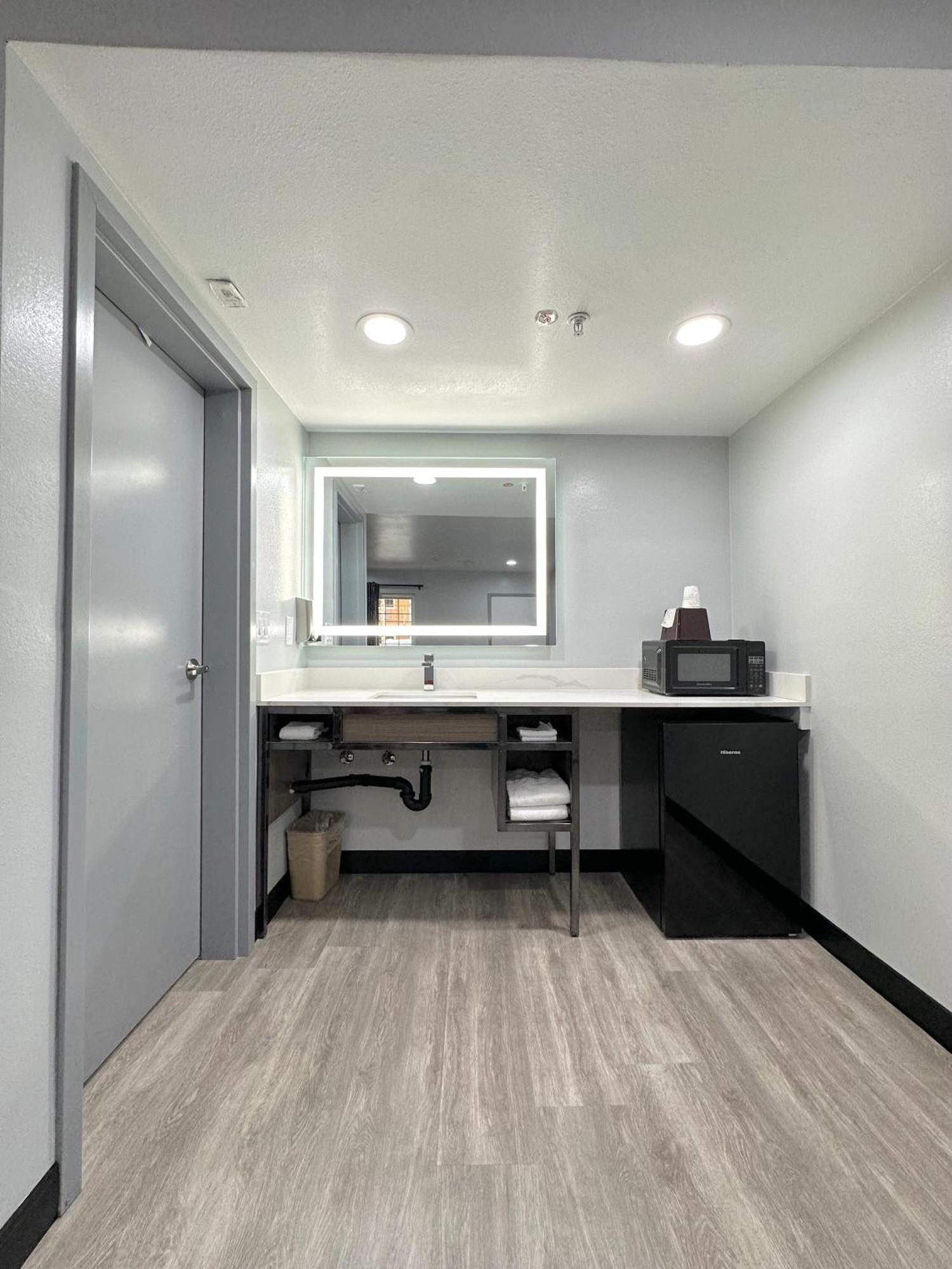 Motel Express & Airport 2*
